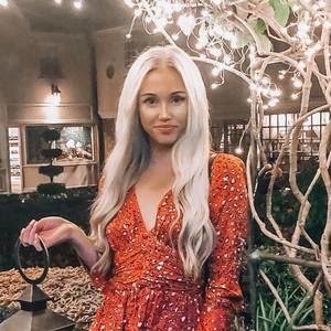 Meet your Posher, Estee